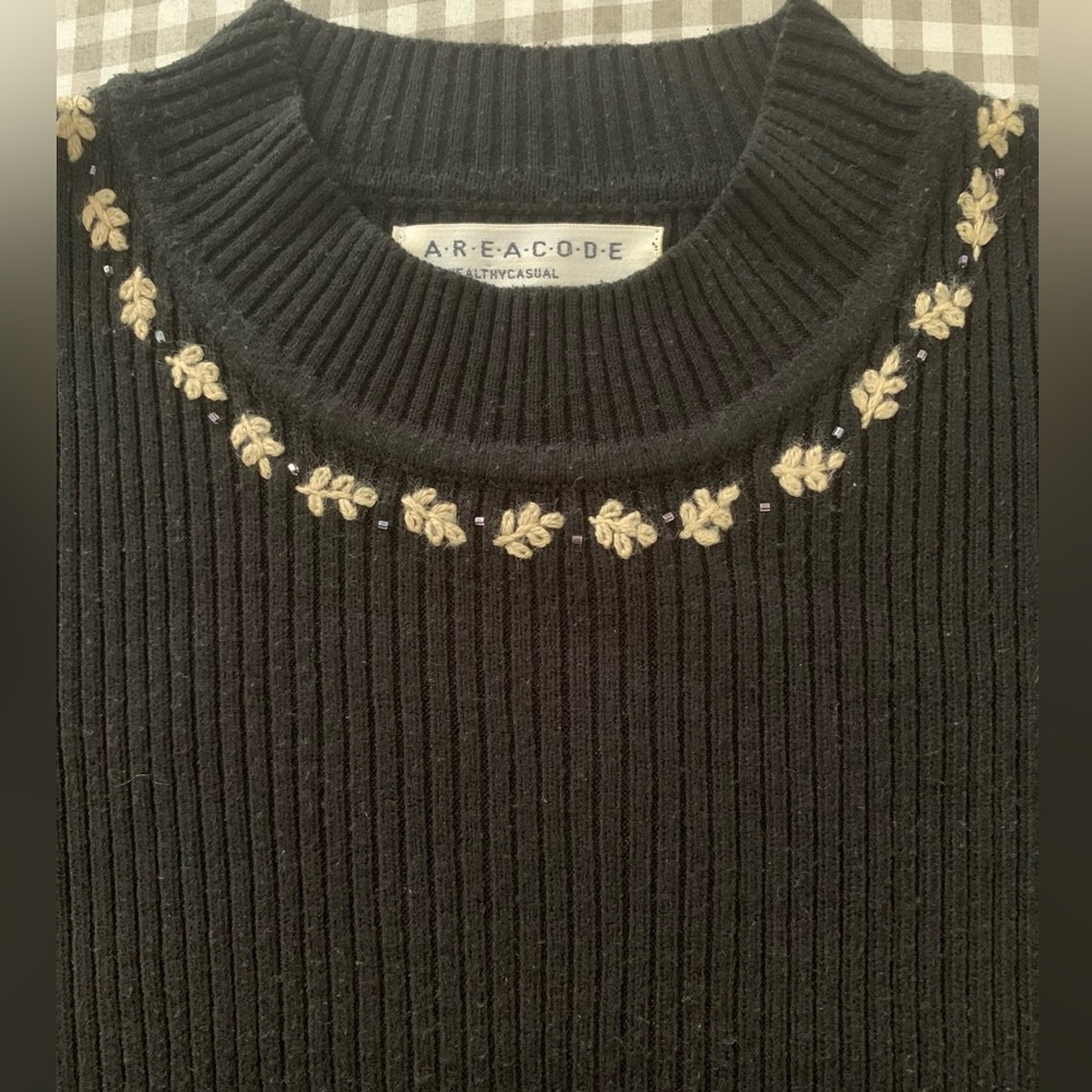 💕Clearance💕 Black Sweater Size M - Picture 4 of 6